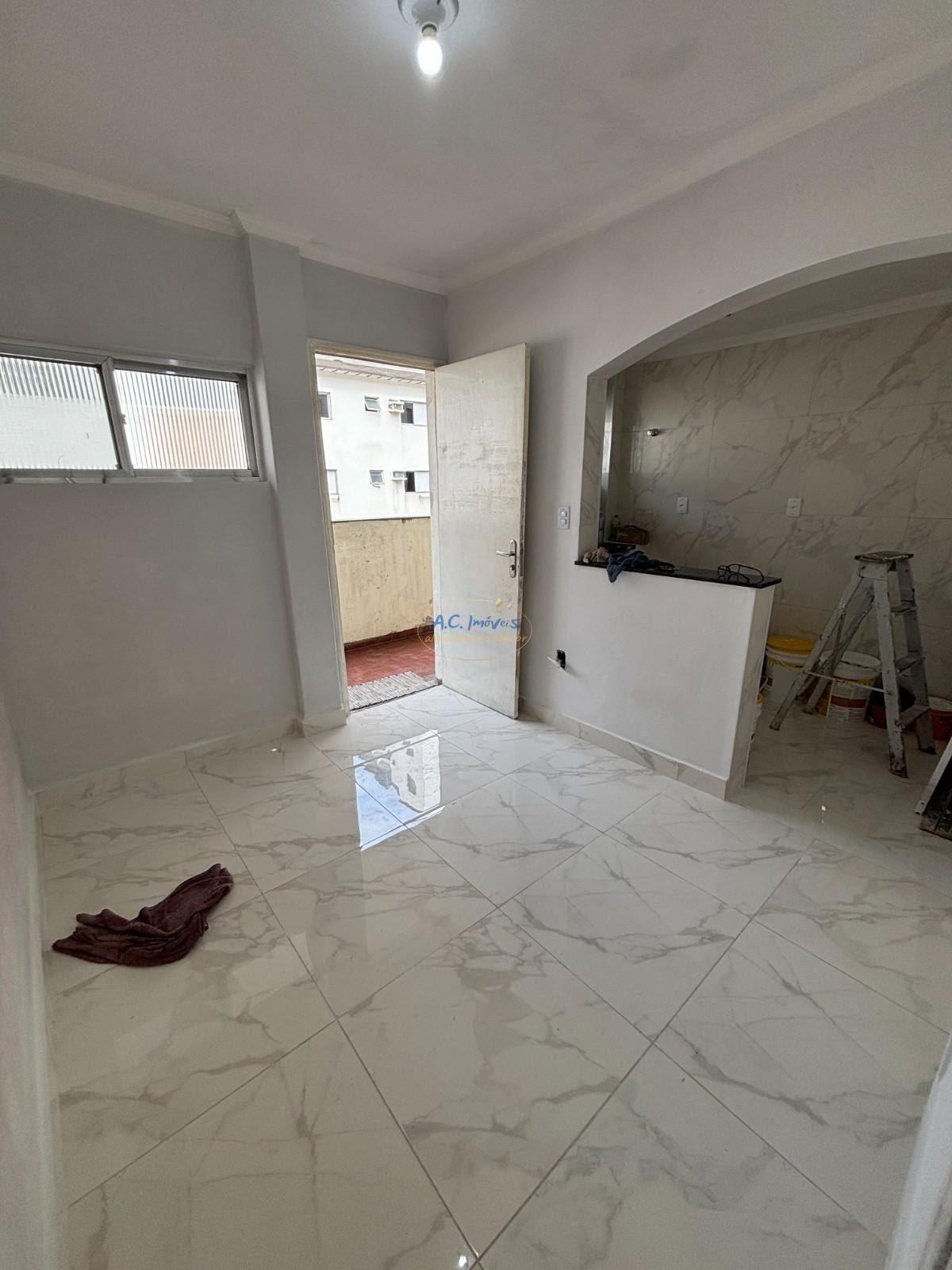 Apartamento à venda com 2 quartos, 1 banheiro, 1 vaga e 43m² no Guilhermina, Praia Grande (SP) — foto 2 de 14