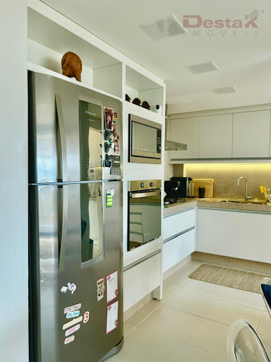 Apartamento no bairro Kobrasol  -  São José