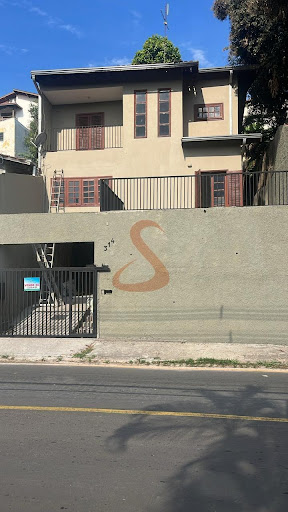 Casa à Venda em Jardim Sorirama - 230m², 3 Dormitórios