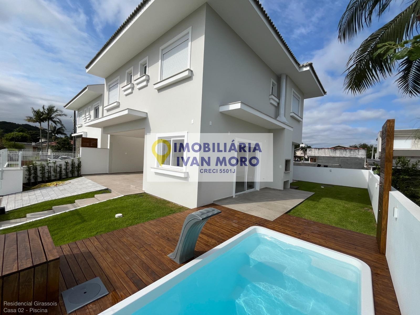 Casa à venda com 3 quartos, 3 suítes, 2 vagas e 199m² no Daniela, Florianópolis (SC) — foto 3 de 16