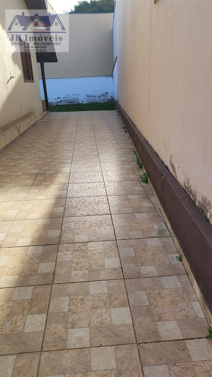 Casa à venda com 3 quartos, 2 banheiros, 3 vagas e 100m² no Centro, Piranguinho (MG) — foto 24 de 28