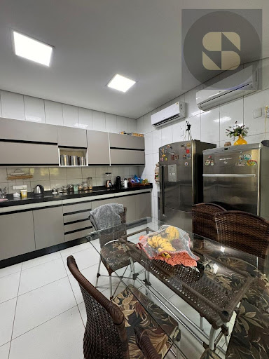 Sobrado à venda em Barra do Pari, Cuiabá | 3 dorms 150m²
