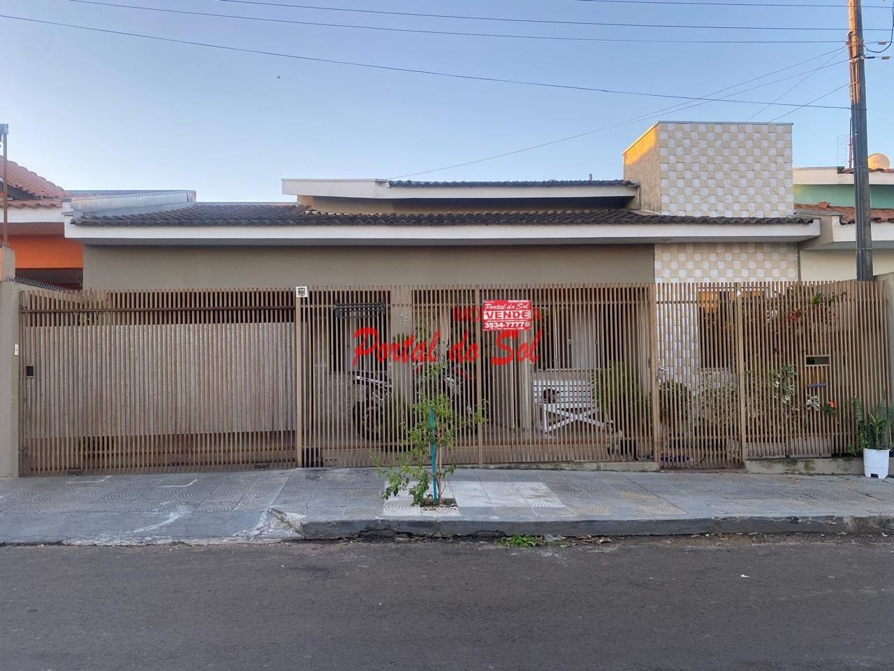 Casa, 4 quartos, 167 m² - Foto 1