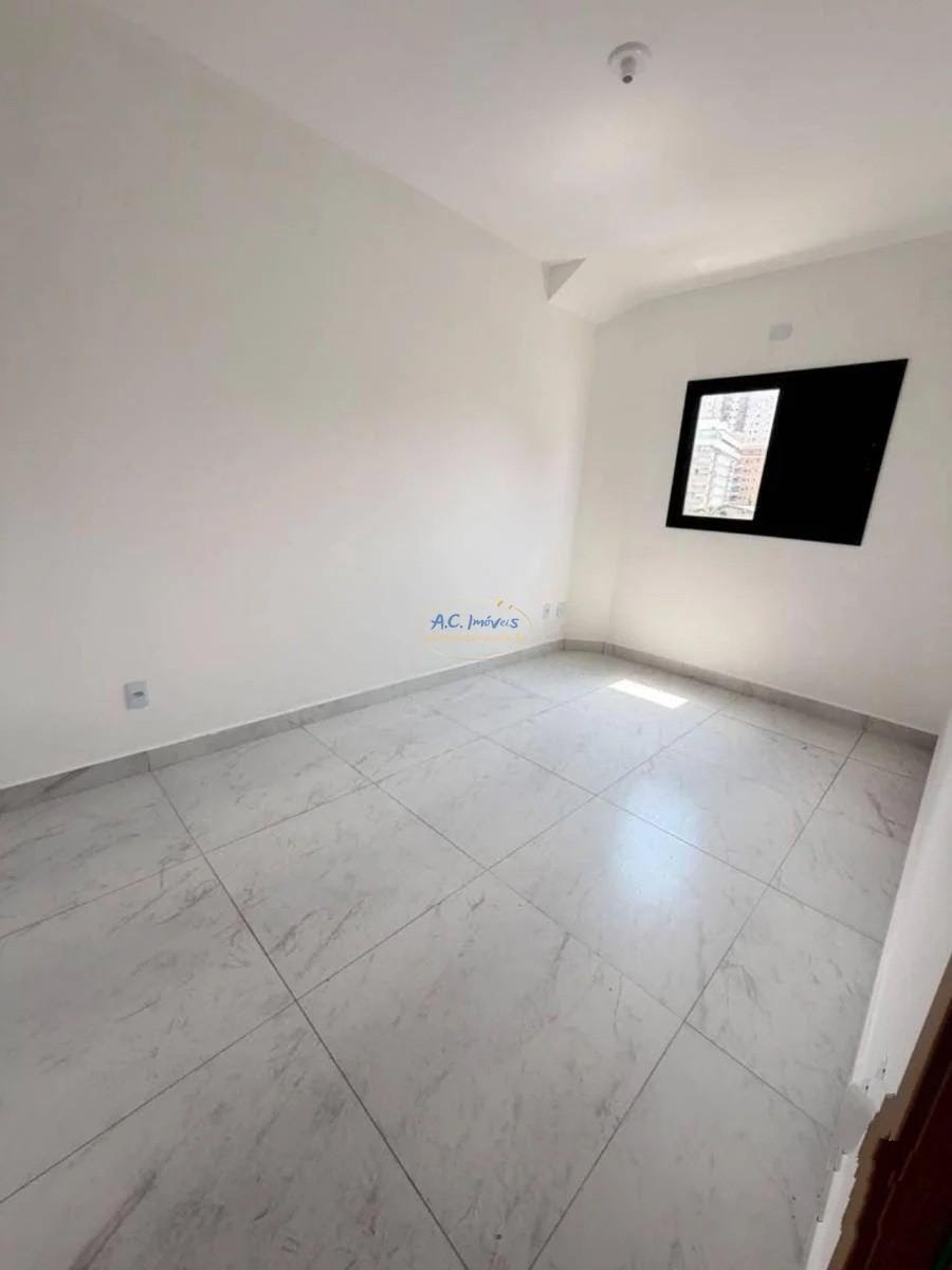 Casa à venda com 3 quartos, 1 suíte, 2 vagas e 120m² no Aviação, Praia Grande (SP) — foto 2 de 16