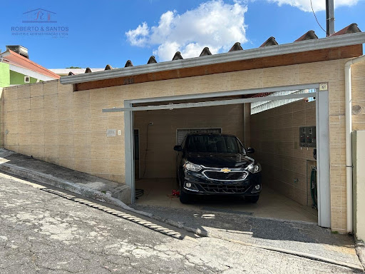 9 mts de frente, portão automático