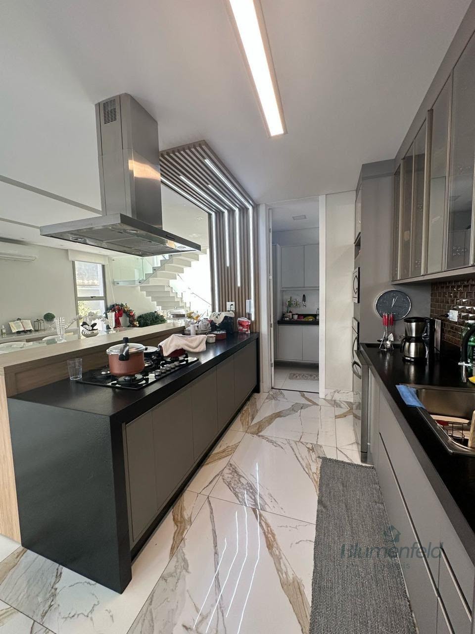 Casa à venda com 4 suítes, 6 vagas e 288m² no Condomínio Real Park, Arujá (SP) — foto 5 de 17