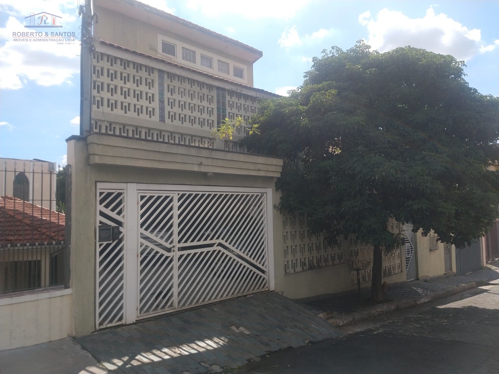 Casa lateral