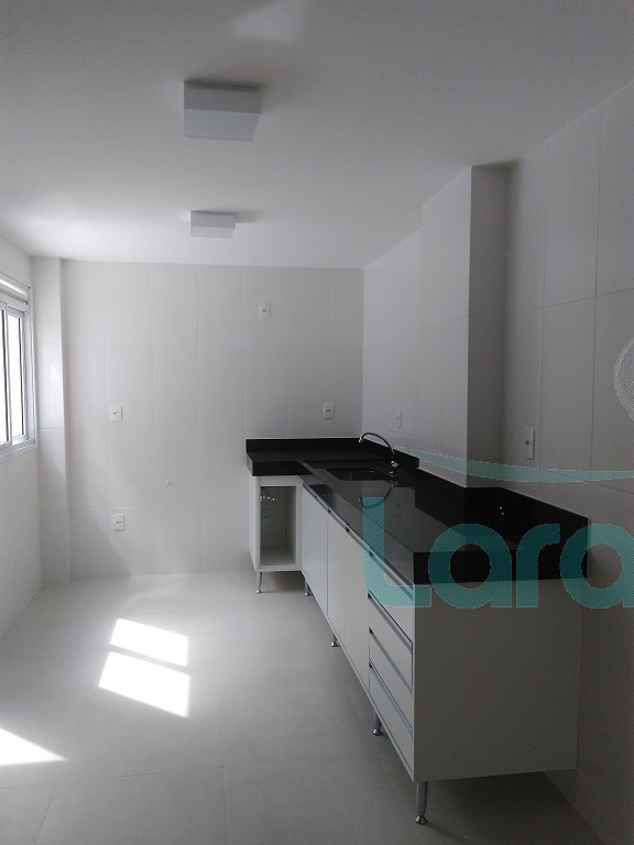 Apartamento para alugar com 3 quartos, 3 suítes, 1 vaga e 120m² no Praia Campista, Macaé (RJ) — foto 4 de 30
