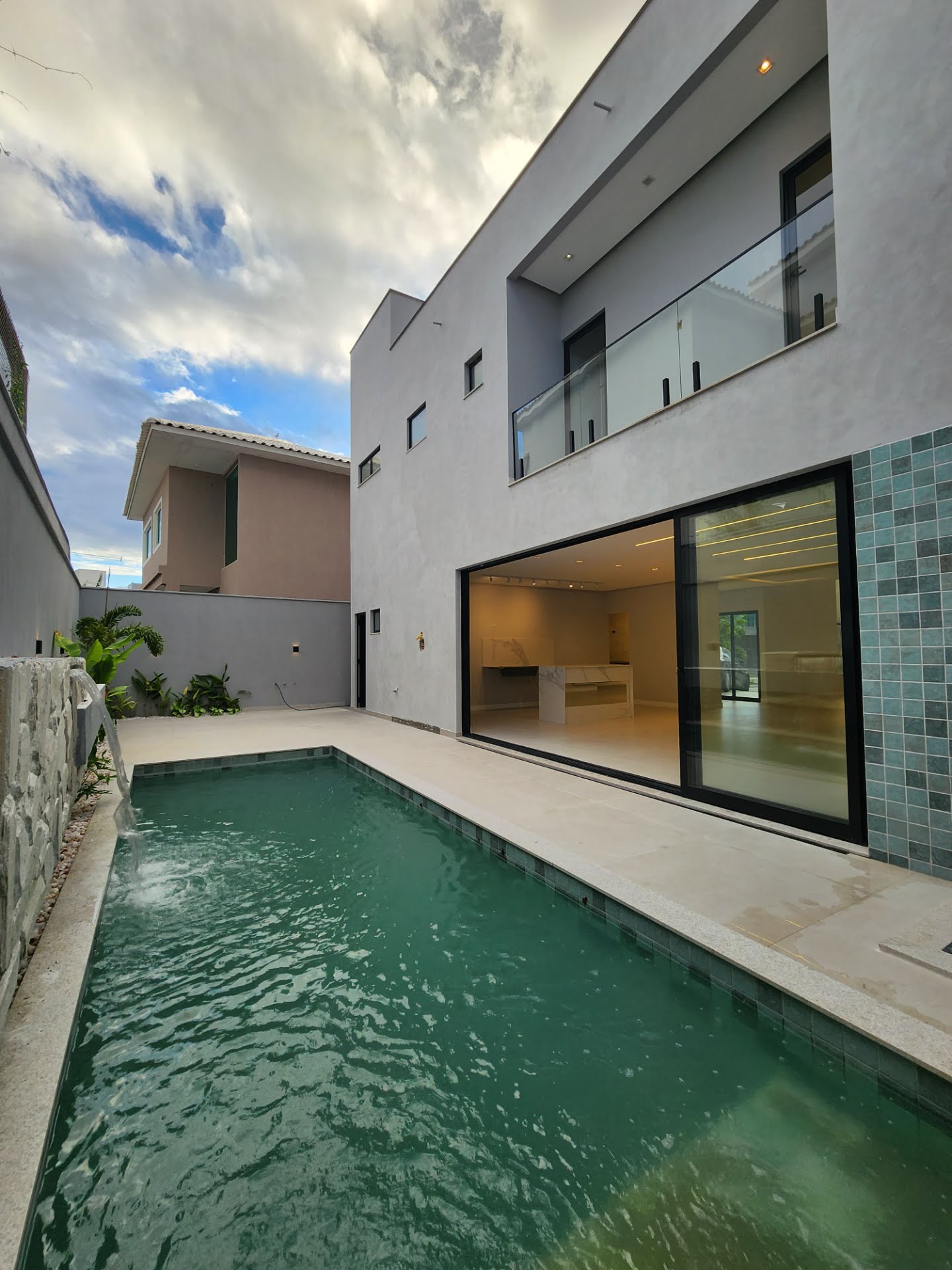 Casa à venda com 4 quartos, 4 suítes e 2 vagas no Papagaio, Feira de Santana (BA) — foto 9 de 27