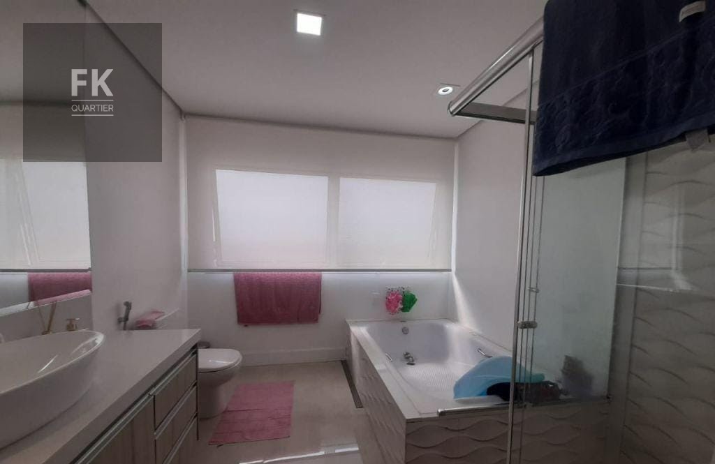 Casa à venda com 4 quartos, 2 suítes, 4 vagas e 282m² no Suru, Santana de Parnaíba (SP) — foto 17 de 18