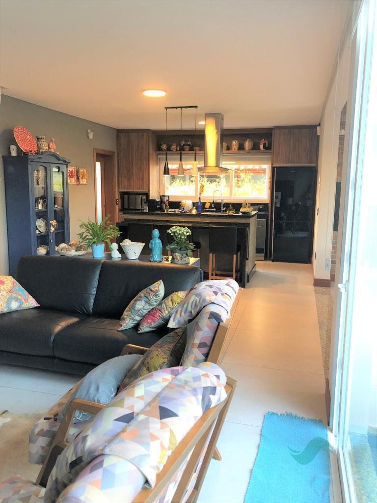 Casa à venda com 4 quartos, 4 banheiros, 2 vagas e 242m² no Jurerê Internacional, Florianópolis (SC) — foto 8 de 21