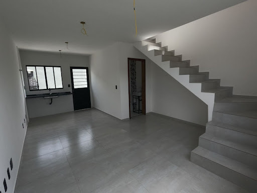 Sobrado para venda no Residencial Azulik com 02 quartos