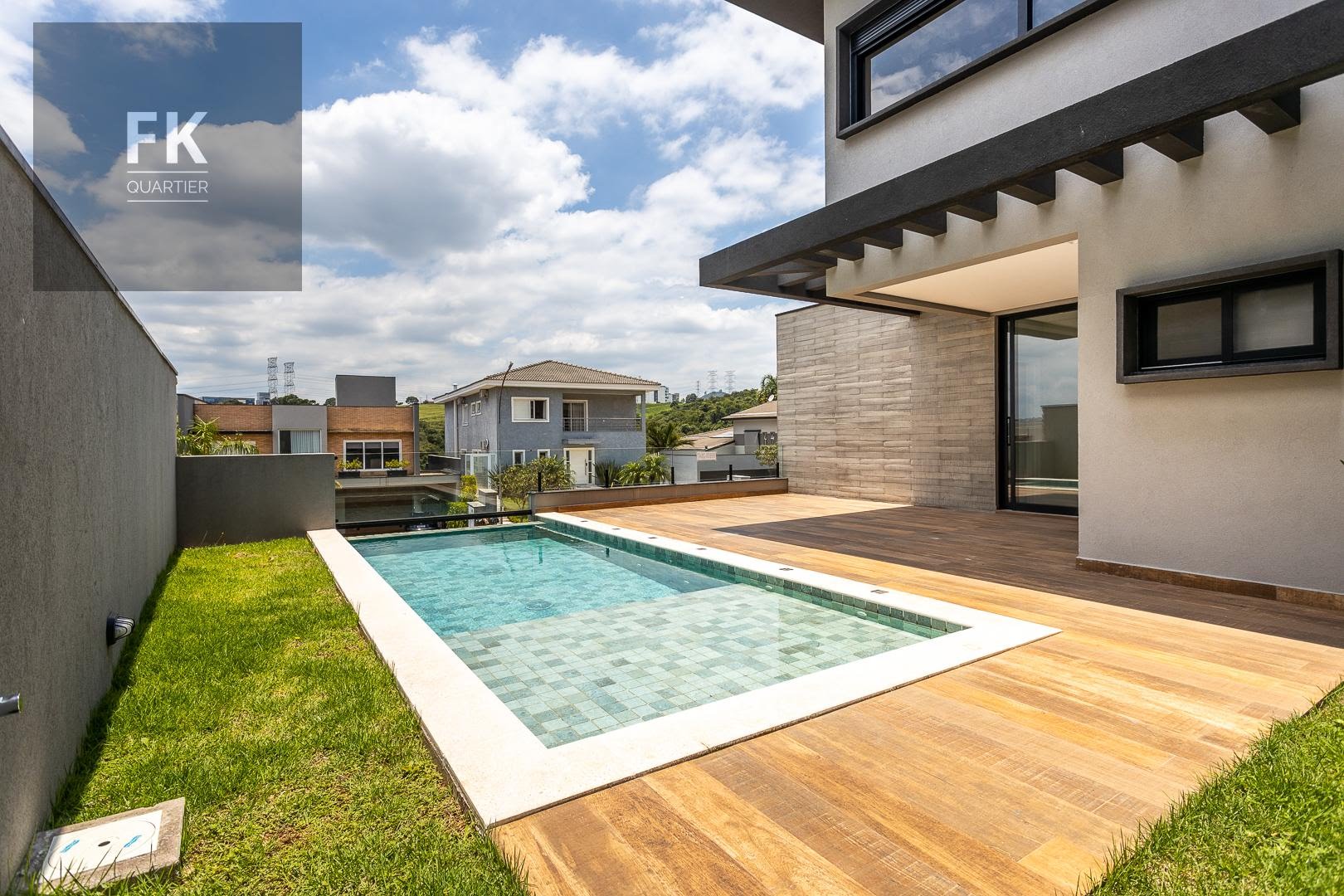 Casa à venda com 4 quartos, 4 suítes, 6 vagas e 364m² no Residencial Burle Marx, Santana de Parnaíba (SP) — foto 19 de 30