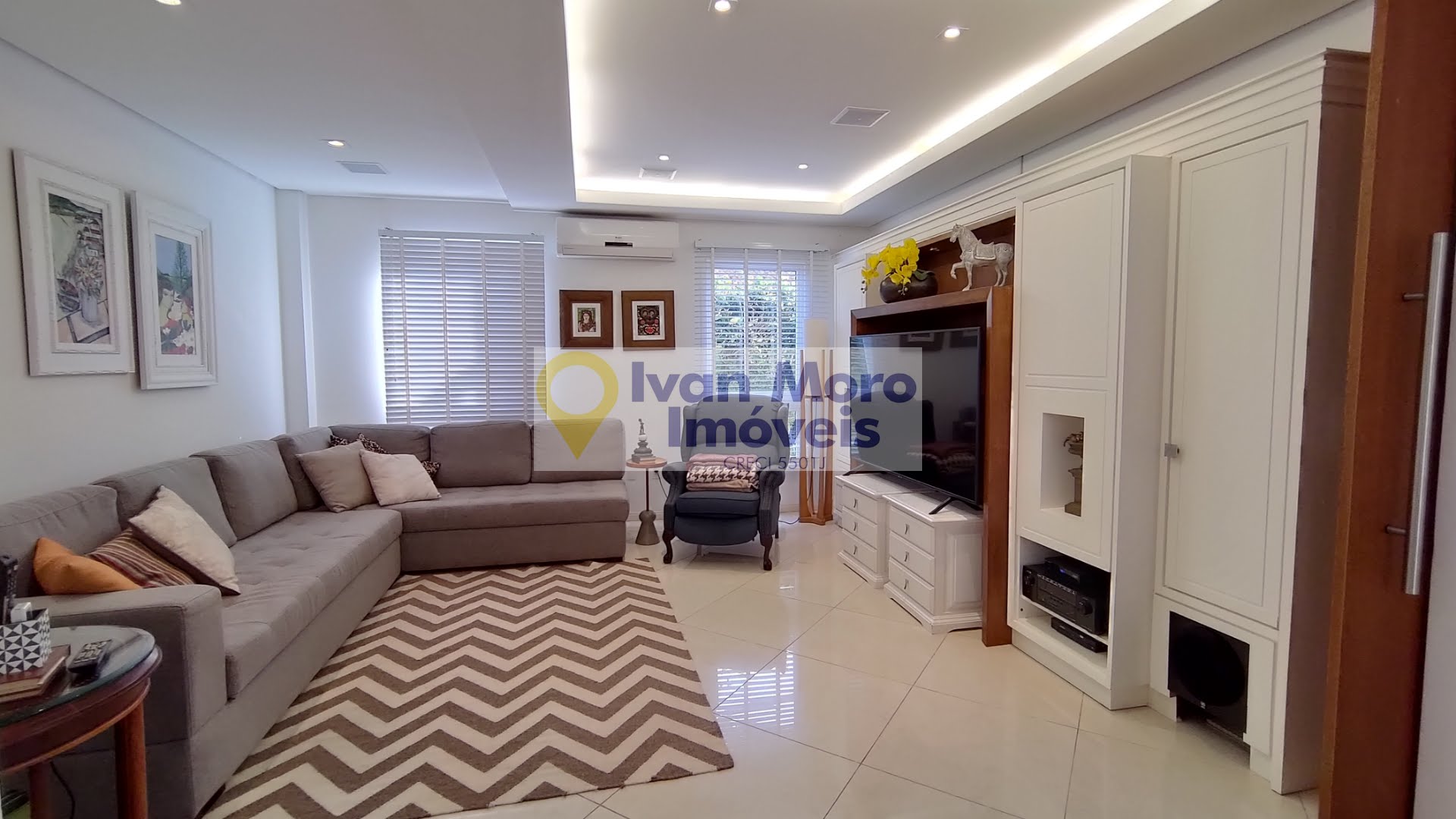 Casa à venda com 5 quartos, 5 suítes, 4 vagas e 276m² no Daniela, Florianópolis (SC) — foto 14 de 30