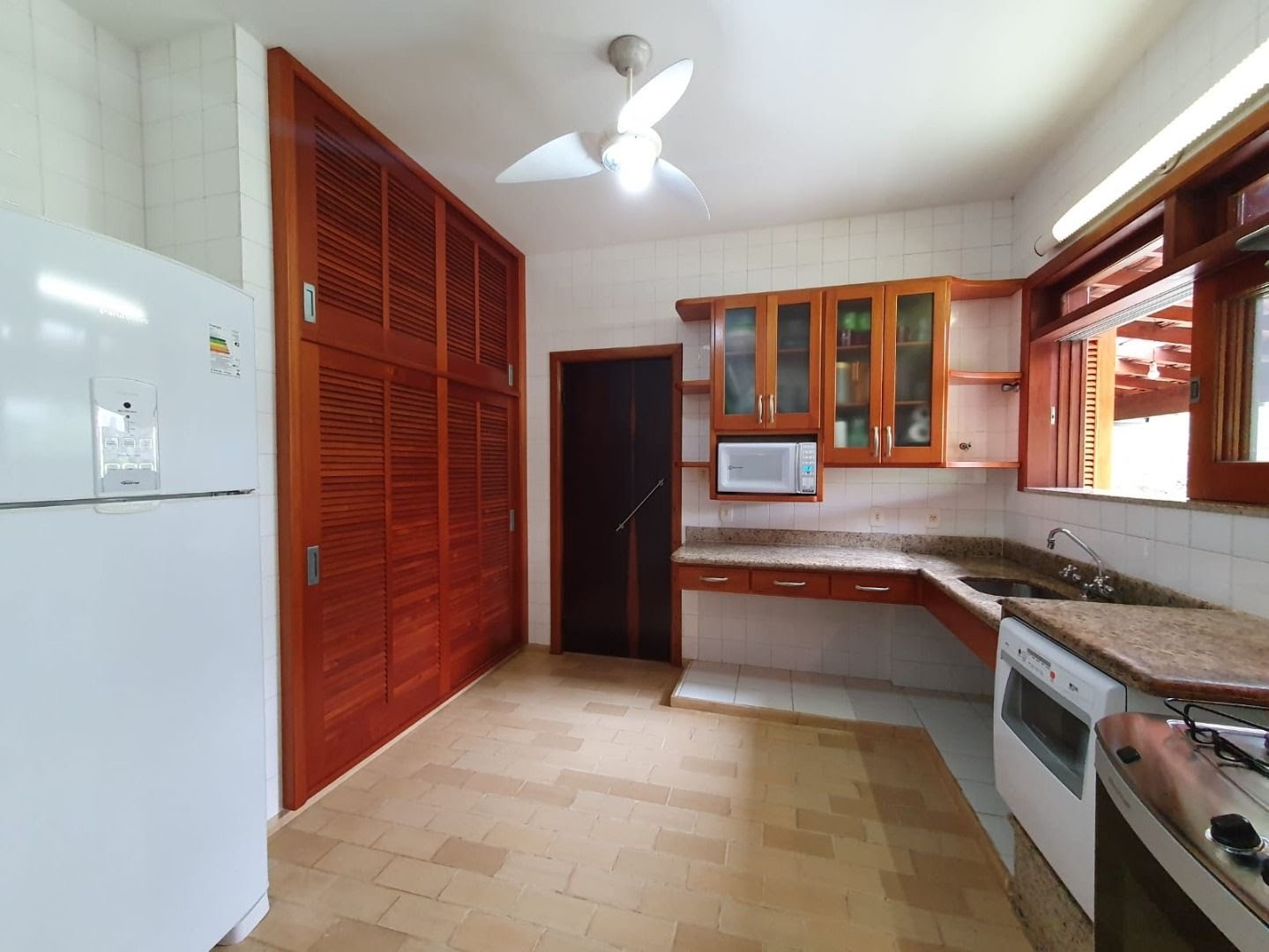 Casa à venda com 5 quartos, 6 banheiros, 5 vagas e 330m² no Estufa I, Ubatuba (SP) — foto 5 de 17