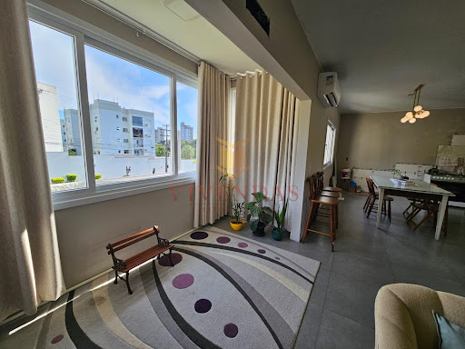 Ampla casa comercial + residencial no Bairro Santo Inácio