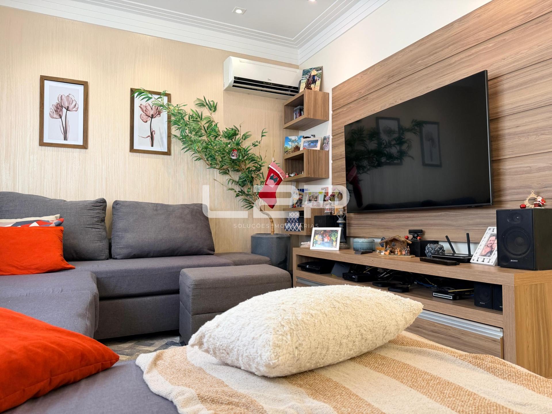 Casa à venda com 4 quartos, 1 suíte, 4 vagas e 190m² no Medeiros, Jundiaí (SP) — foto 3 de 30