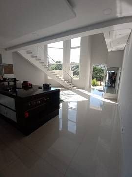 Casa à venda com 3 quartos, 2 suítes, 2 vagas e 322m² no Condomínio Residencial Monterey Ville, Mogi das Cruzes (SP) — foto 5 de 23