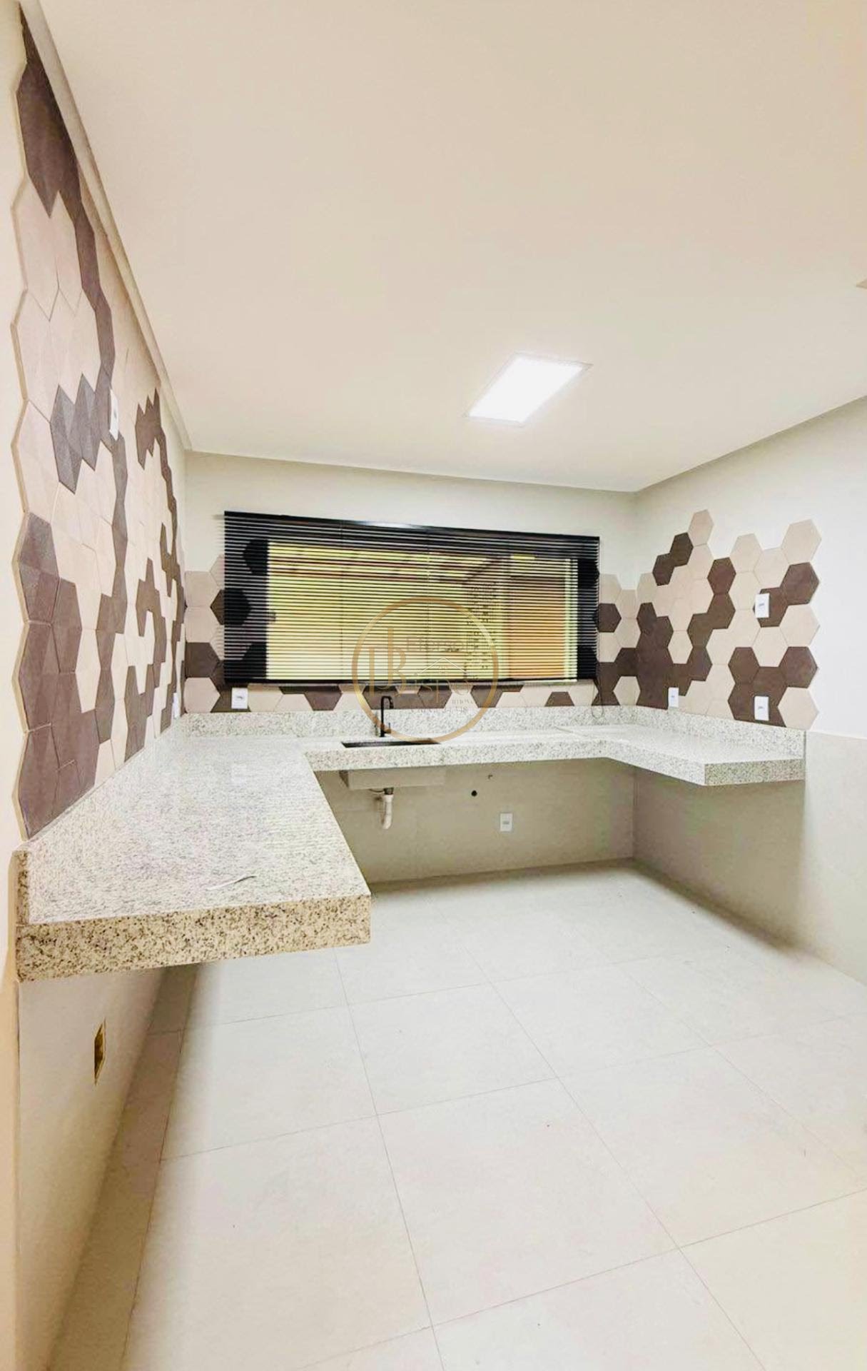 Casa à venda com 3 quartos, 2 suítes, 1 vaga e 90m² no Centro, Porto Seguro (BA) — foto 13 de 16