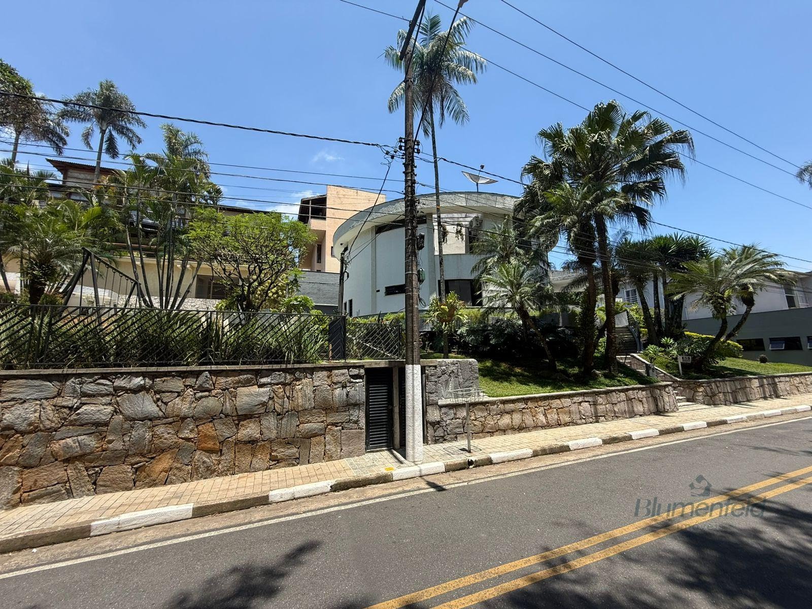 Casa à venda com 6 quartos, 5 suítes, 6 vagas e 600m² no Condomínio Arujazinho IV, Arujá (SP) — foto 5 de 30