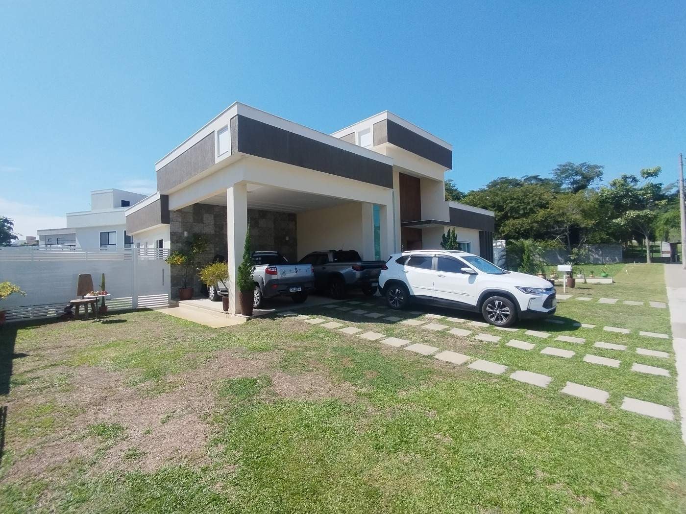 Casa à venda com 3 quartos, 2 suítes, 4 vagas e 475m² no Extensão do Bosque, Rio das Ostras (RJ) — foto 2 de 27