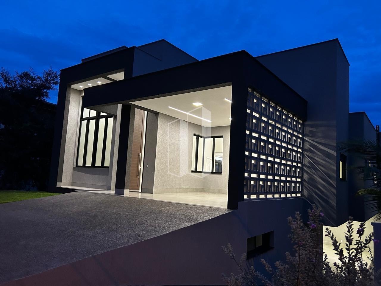 Casa à venda com 4 quartos, 4 suítes, 4 vagas e 464m² no Residencial Parque Mendanha, Goiânia (GO) — foto 2 de 16