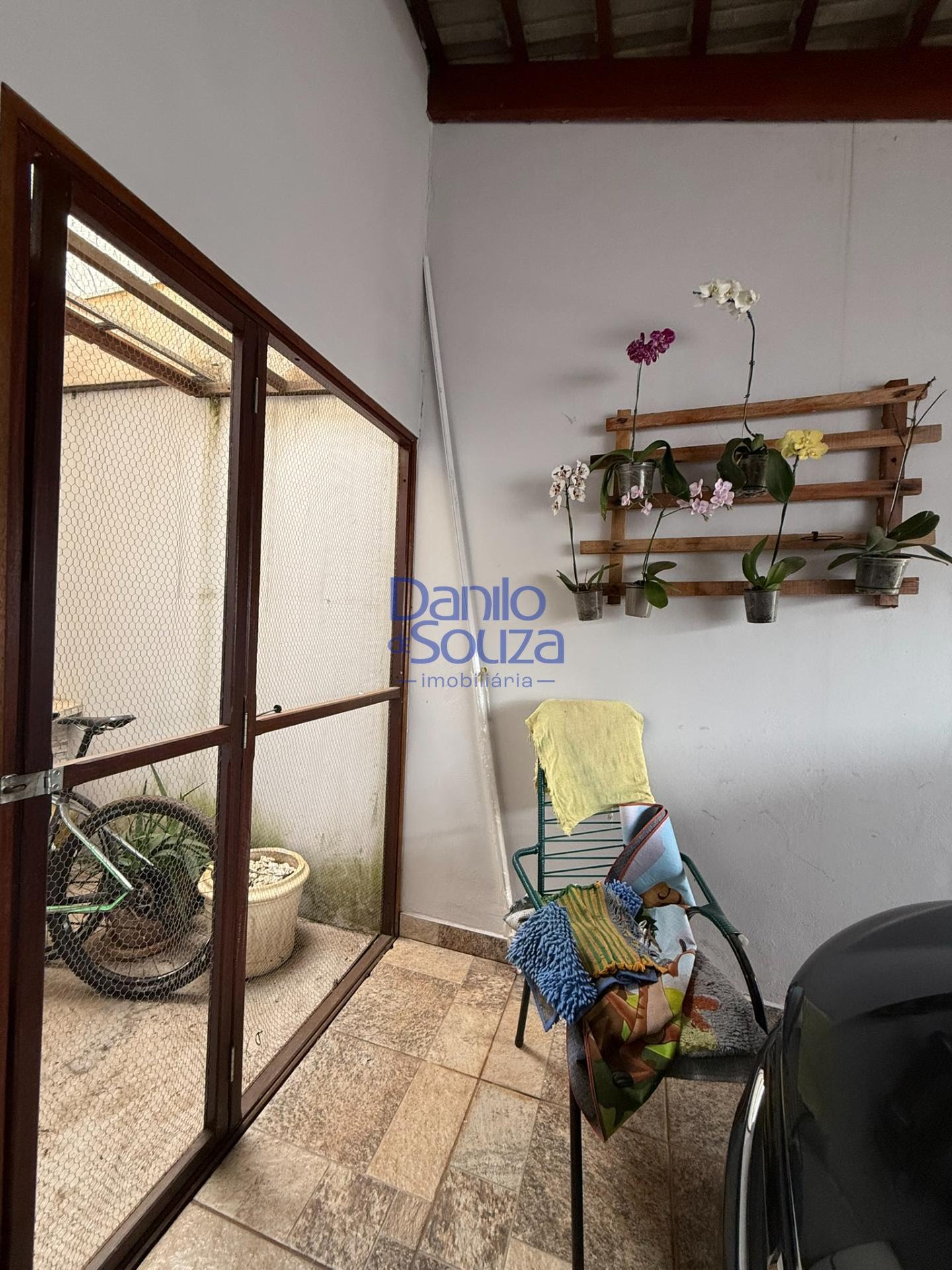 Casa à venda com 2 quartos, 1 banheiro, 2 vagas e 180m² no Jardim Europa IV, Araxá (MG) — foto 3 de 13