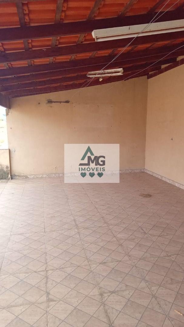 Casa à venda com 5 quartos, 2 vagas e 177m² no Vila Lima, Três Corações (MG) — foto 9 de 12