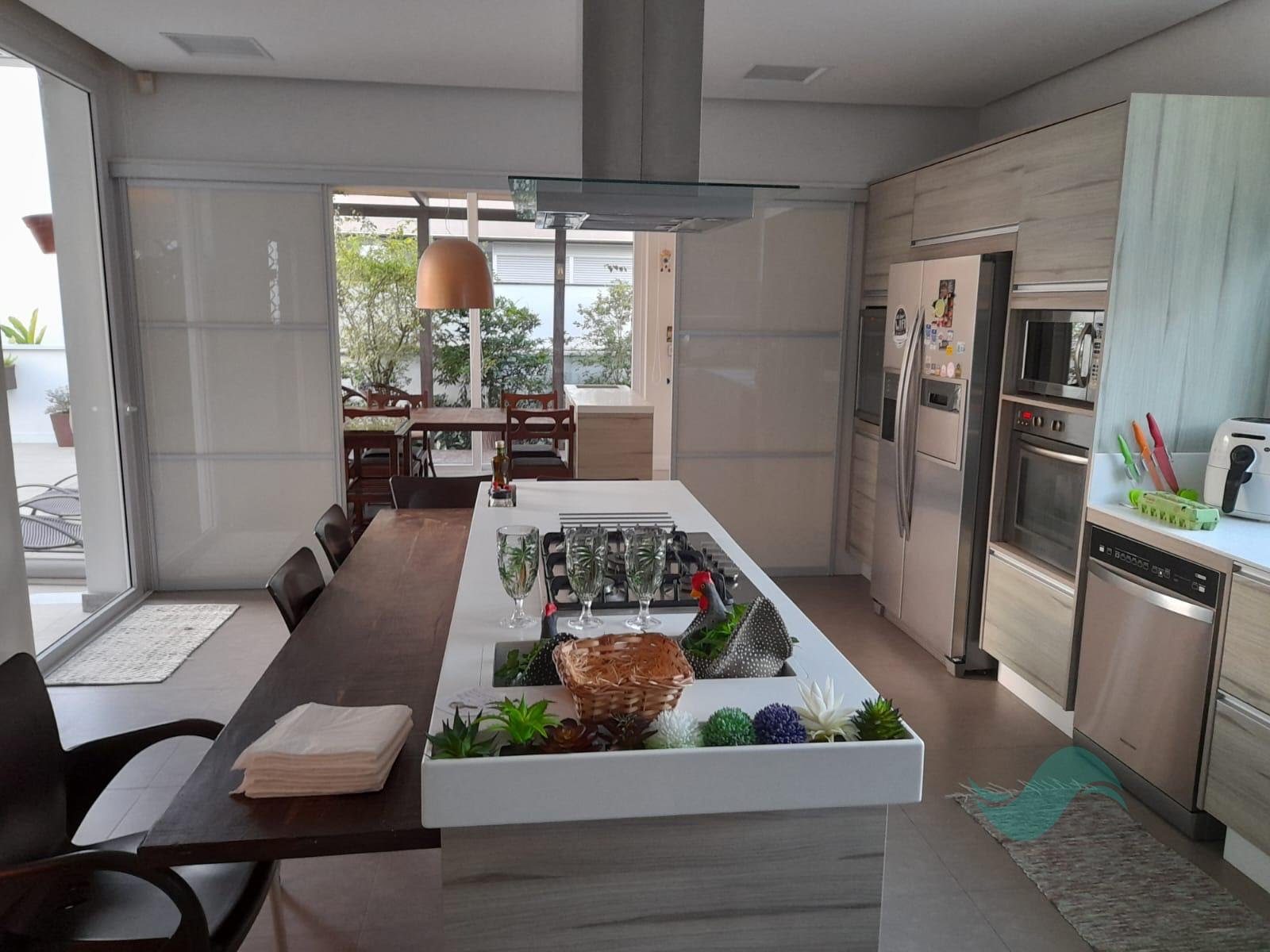 Casa à venda com 4 quartos, 4 suítes, 5 vagas e 500m² no Jurerê Internacional, Florianópolis (SC) — foto 17 de 30