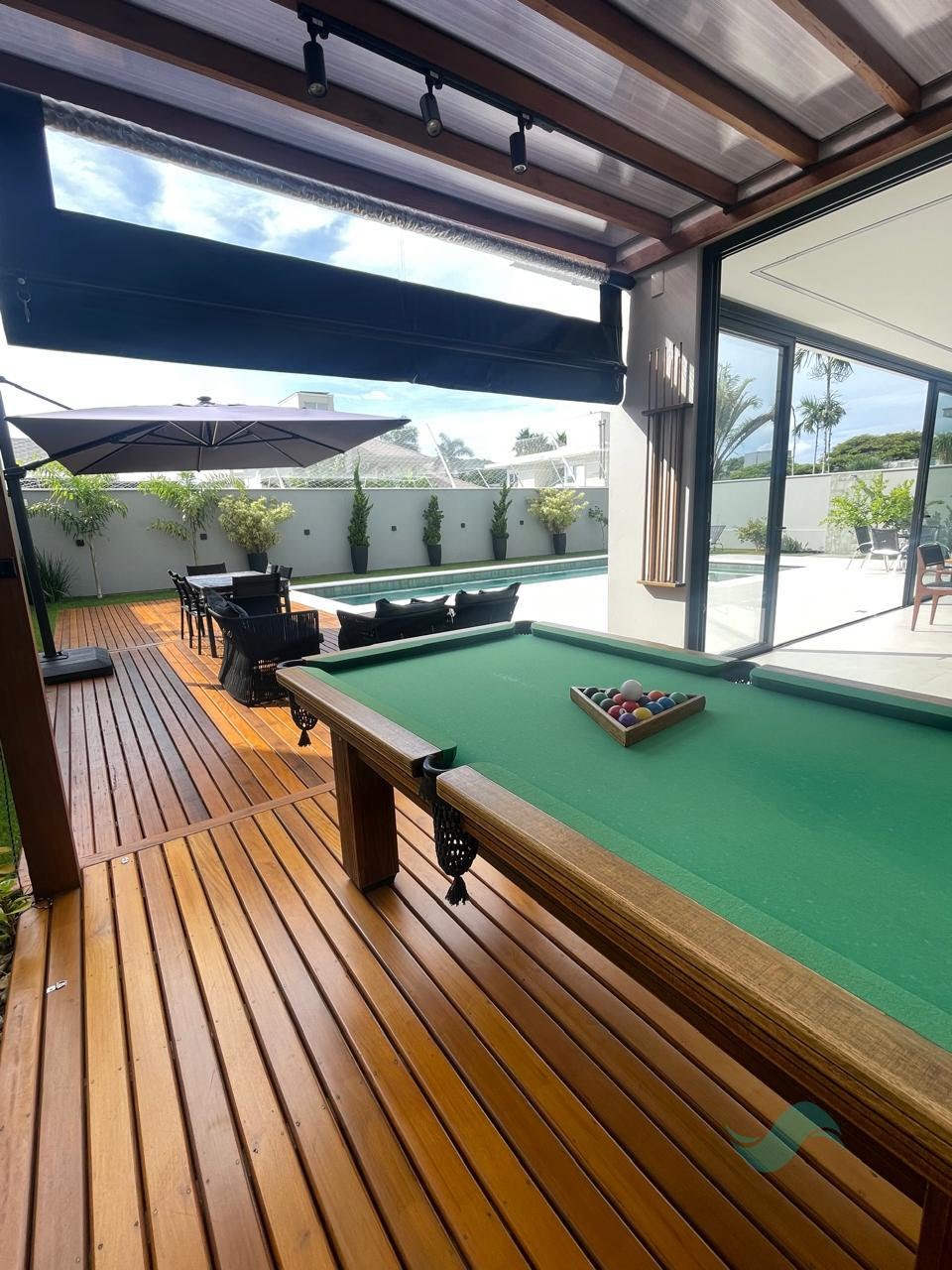 Casa à venda com 5 suítes, 3 vagas e 410m² no Jurerê Internacional, Florianópolis (SC) — foto 10 de 27