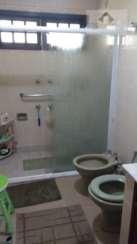 Casa à venda com 4 quartos, 2 suítes, 6 vagas e 320m² no Alto da Serra, Petrópolis (RJ) — foto 8 de 22