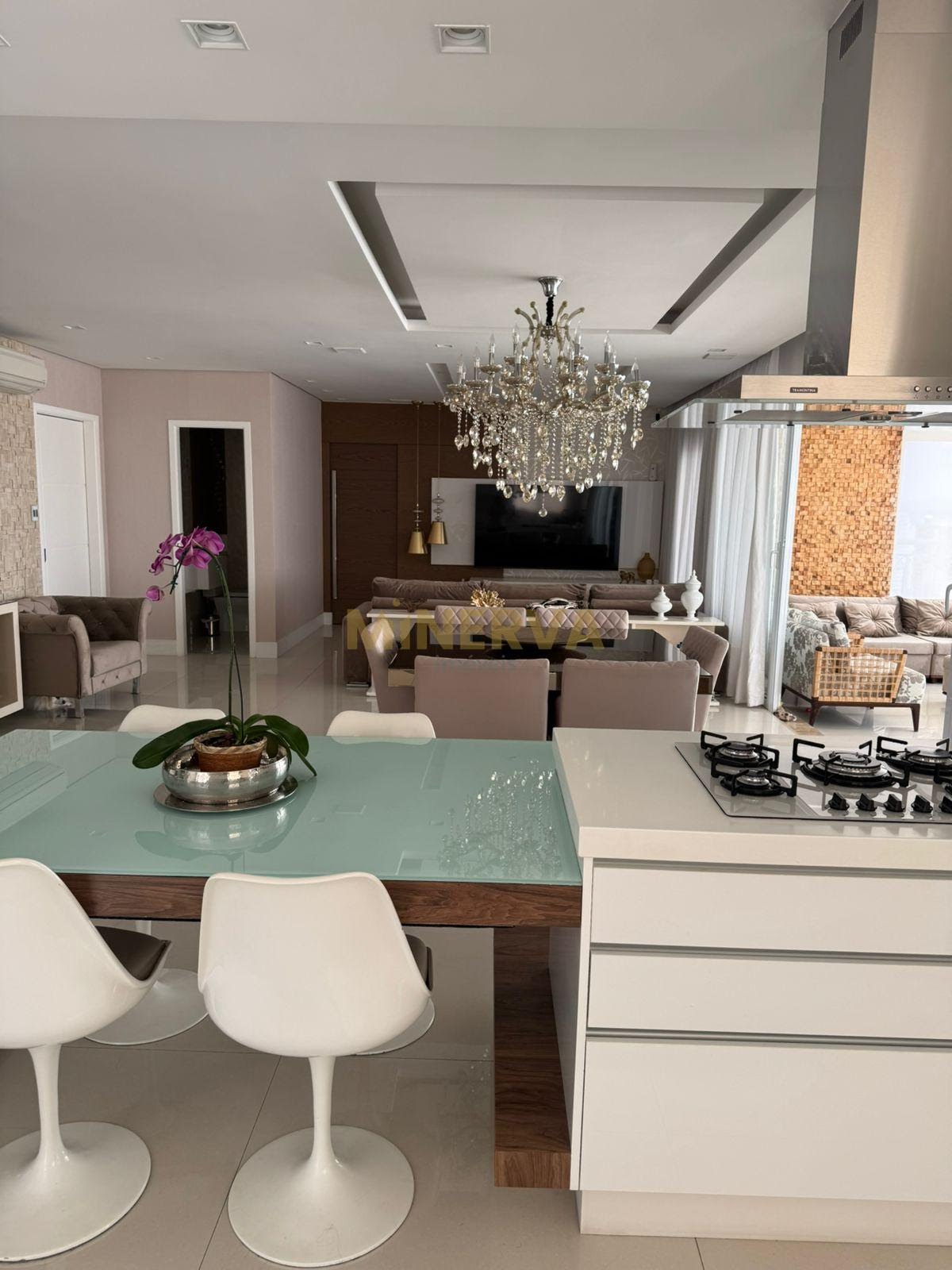 Apartamento à venda com 4 quartos, 4 banheiros, 4 vagas e 202m² no Vila Galvão, Guarulhos — foto principal