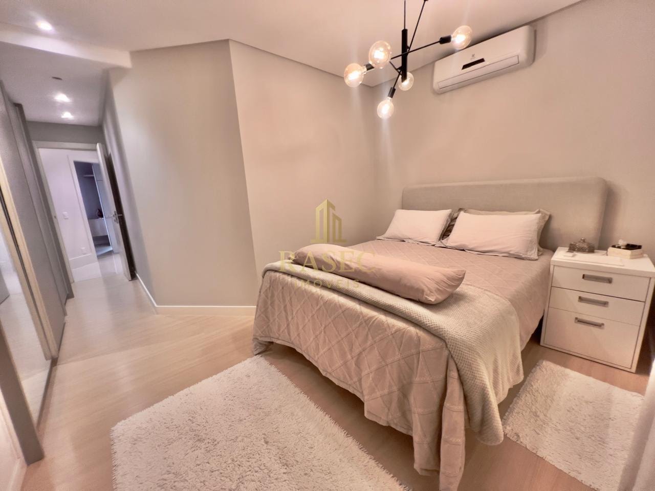 Apartamento à venda com 3 suítes, 2 vagas e 140m² no Centro, Balneário Camboriú (SC) — foto 12 de 14