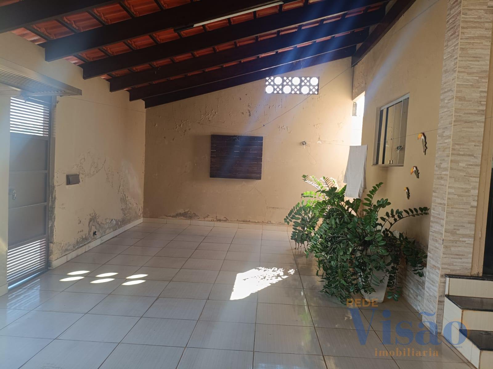 Casa à venda com 3 quartos, 2 banheiros, 2 vagas e 140m² no Vila Mariana, Paracatu (MG) — foto 2 de 9