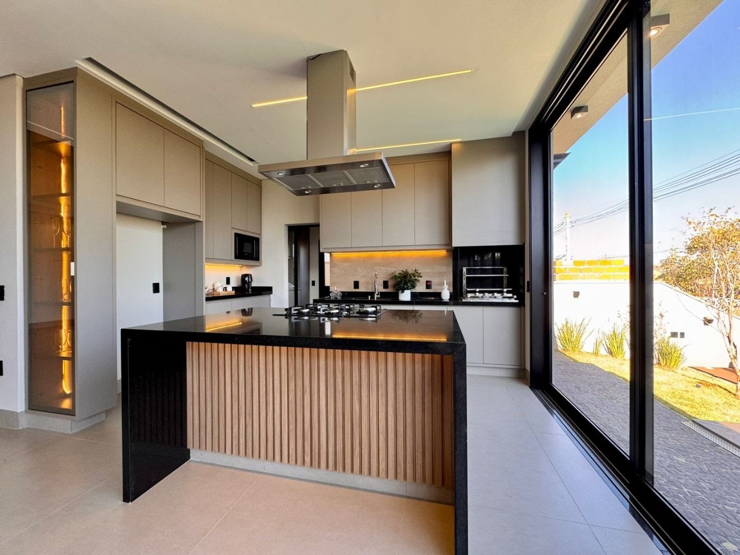 Casa à venda com 4 quartos, 4 suítes, 4 vagas e 261m² no Condomínio Terras de Florença, Ribeirão Preto (SP) — foto 9 de 30