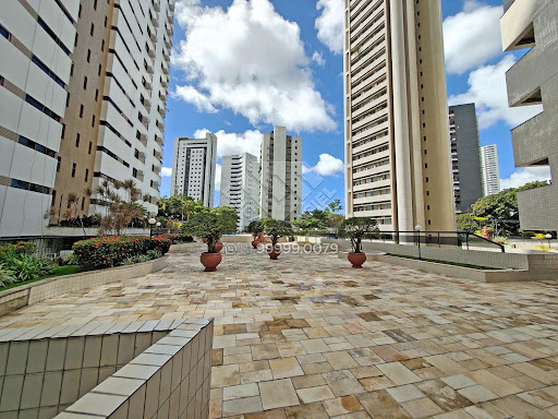 Compre Apartamento à venda na Jaqueira com 125m², 3 quartos, 2 suítes, 3 vagas cobertas e lazer completo. Agende sua visita com Leicam Maciel!