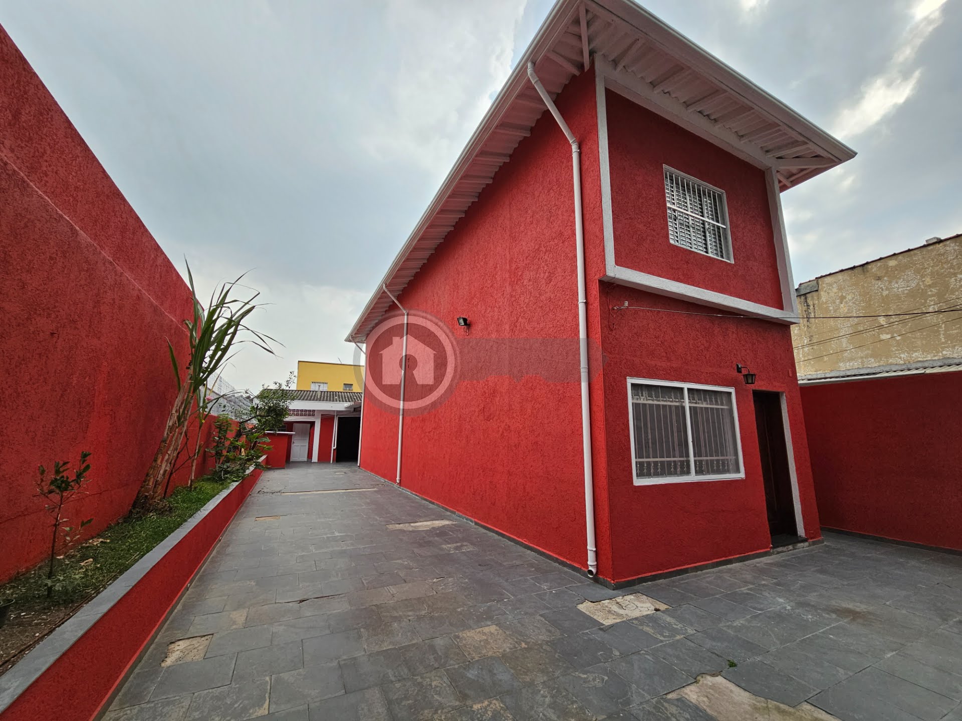 Casa à venda com 5 quartos, 3 banheiros, 5 vagas e 130m² no Gopouva, Guarulhos — foto principal