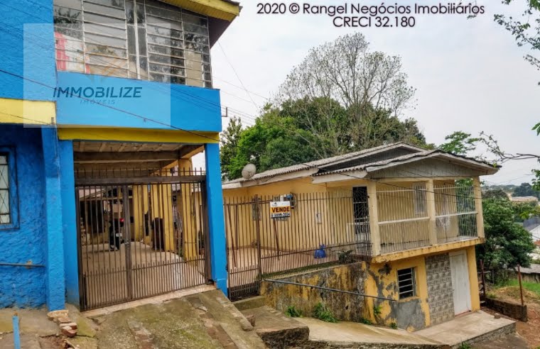 Garagens e casas nos fundos