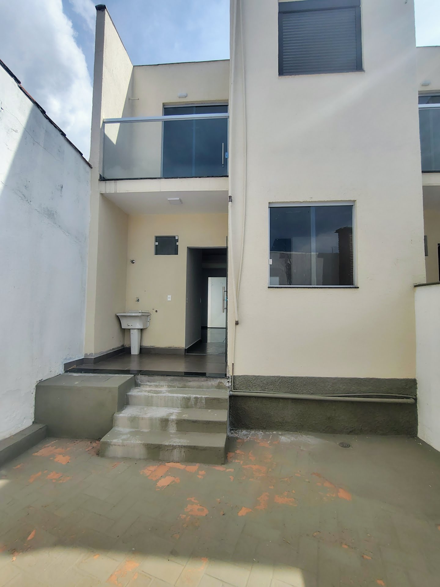 Casa à venda com 3 quartos, 3 banheiros e 150m² no Santa Branca, Belo Horizonte — foto principal