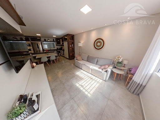 Seu Novo Lar: Lindo Sobrado Triplex Espaçoso em Caiobá