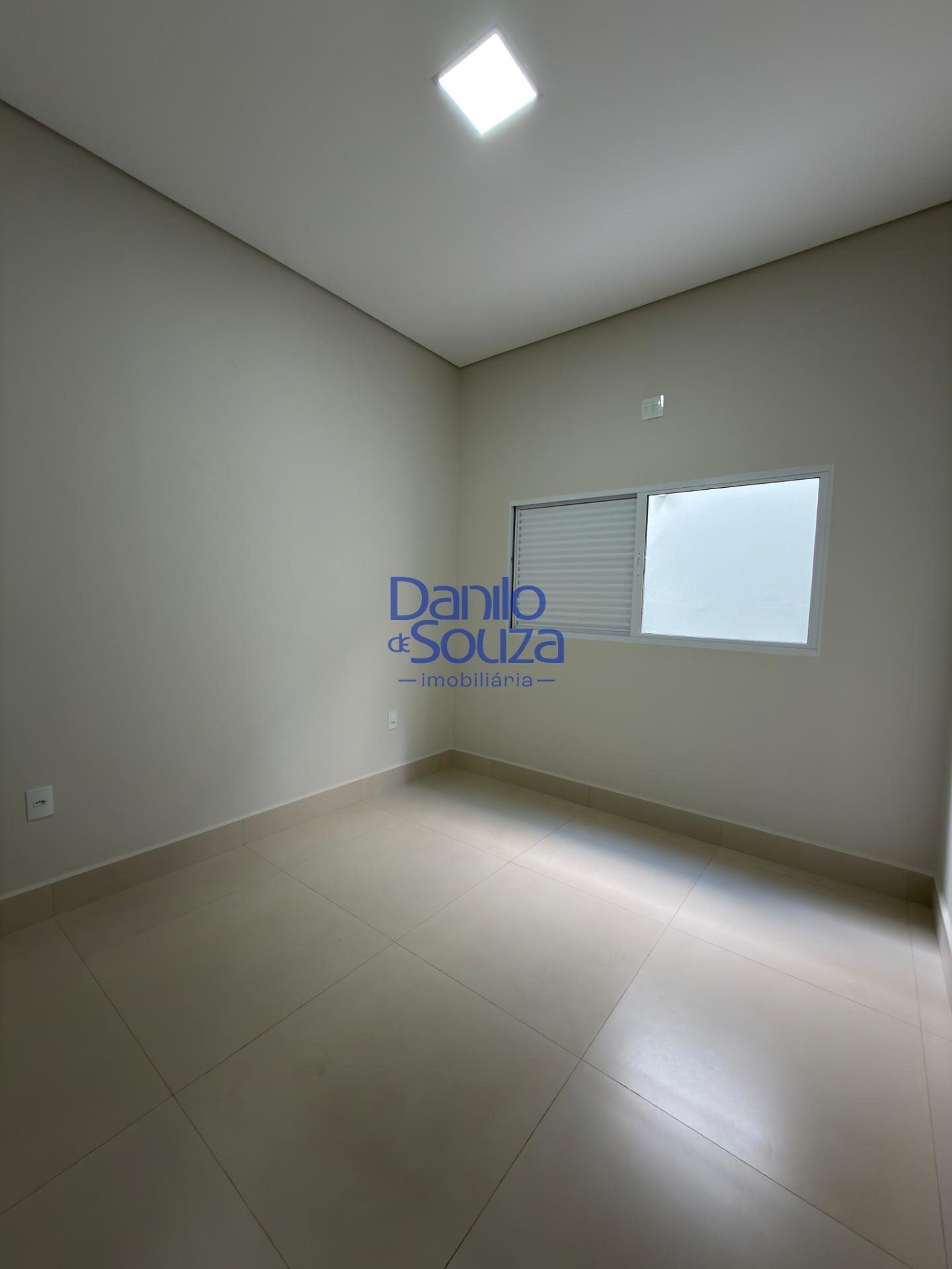 Casa à venda com 3 quartos, 1 suíte, 2 vagas e 240m² no Jardim Europa V, Araxá (MG) — foto 12 de 15
