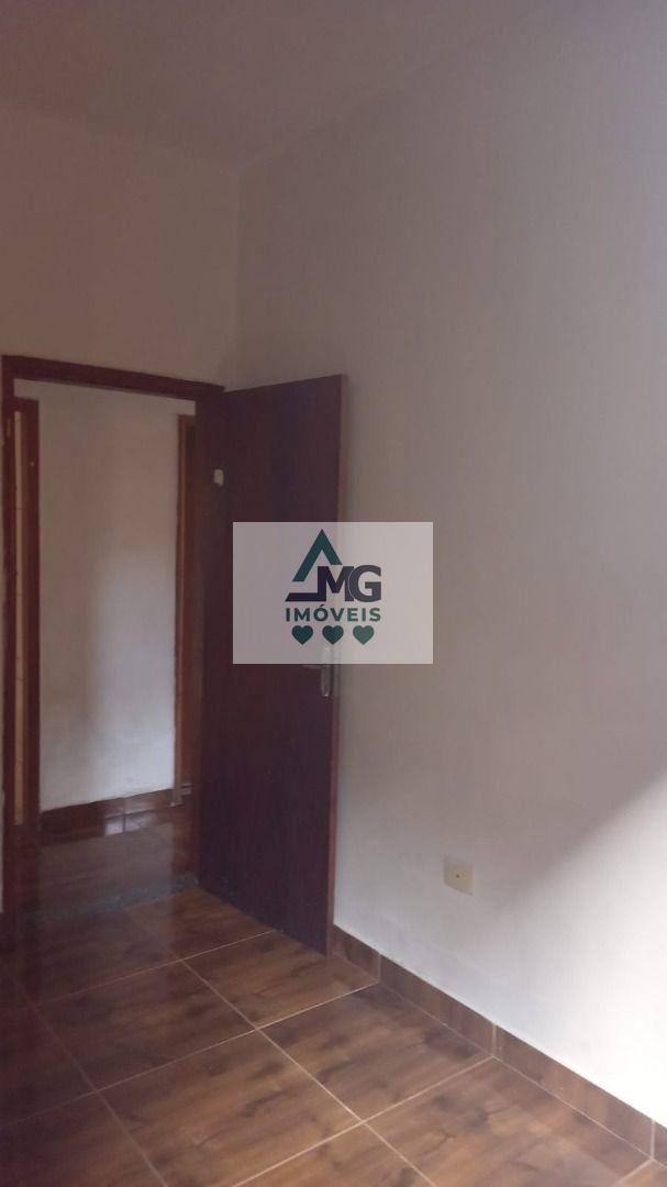 Casa à venda com 5 quartos, 2 vagas e 177m² no Vila Lima, Três Corações (MG) — foto 2 de 12