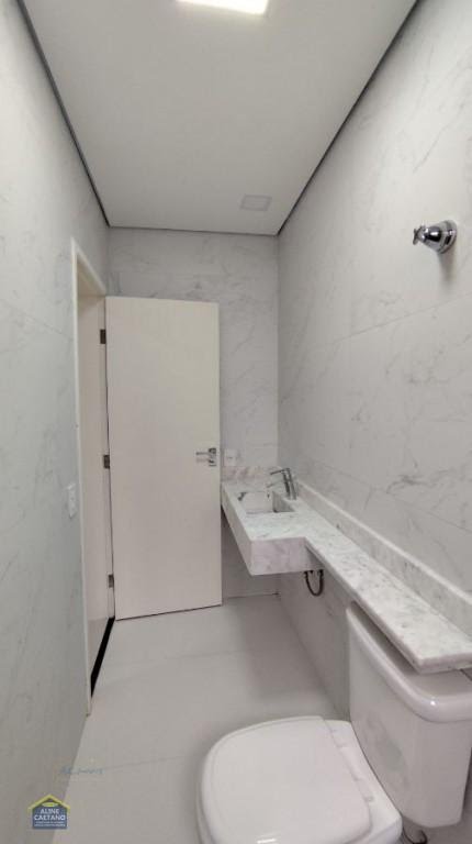 Casa à venda com 3 quartos, 2 suítes, 2 vagas e 110m² no Vila Tupi, Praia Grande (SP) — foto 16 de 30