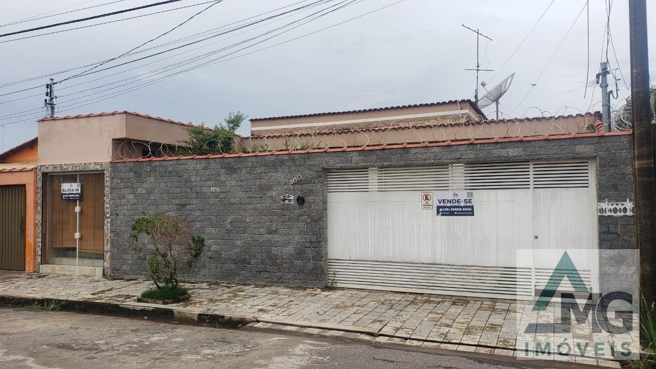 Casa à venda com 4 quartos, 3 banheiros, 1 vaga e 300m² no Jardim América, Três Corações — foto principal