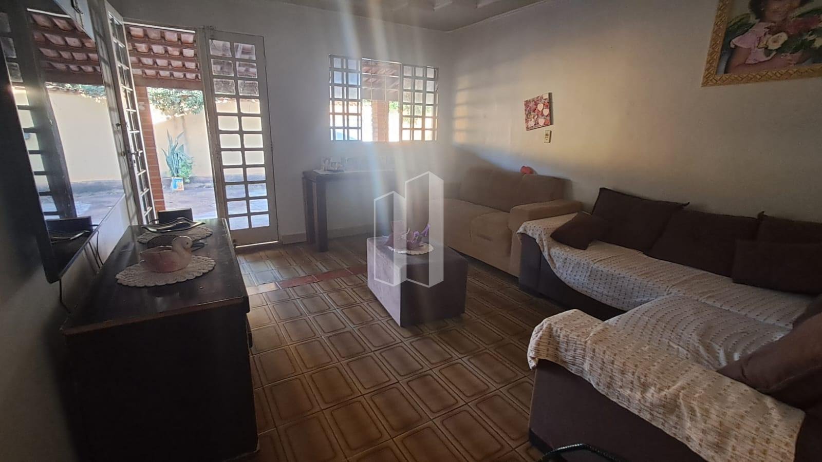 Casa à venda com 3 quartos, 2 banheiros, 4 vagas e 80m² no Jardim Guanabara, Goiânia (GO) — foto 2 de 11