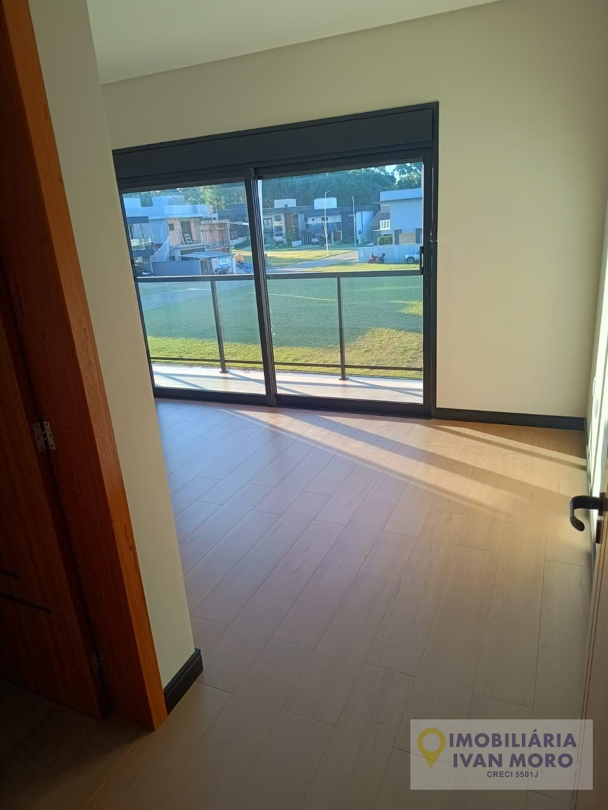 Casa à venda com 4 quartos, 3 suítes, 4 vagas e 250m² no São João do Rio Vermelho, Florianópolis (SC) — foto 29 de 30