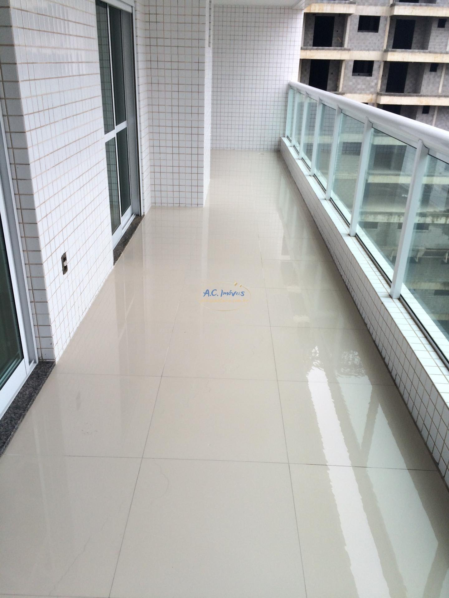 Apartamento à venda com 2 quartos, 2 suítes, 1 vaga e 94m² no Vila Tupi, Praia Grande (SP) — foto 2 de 24