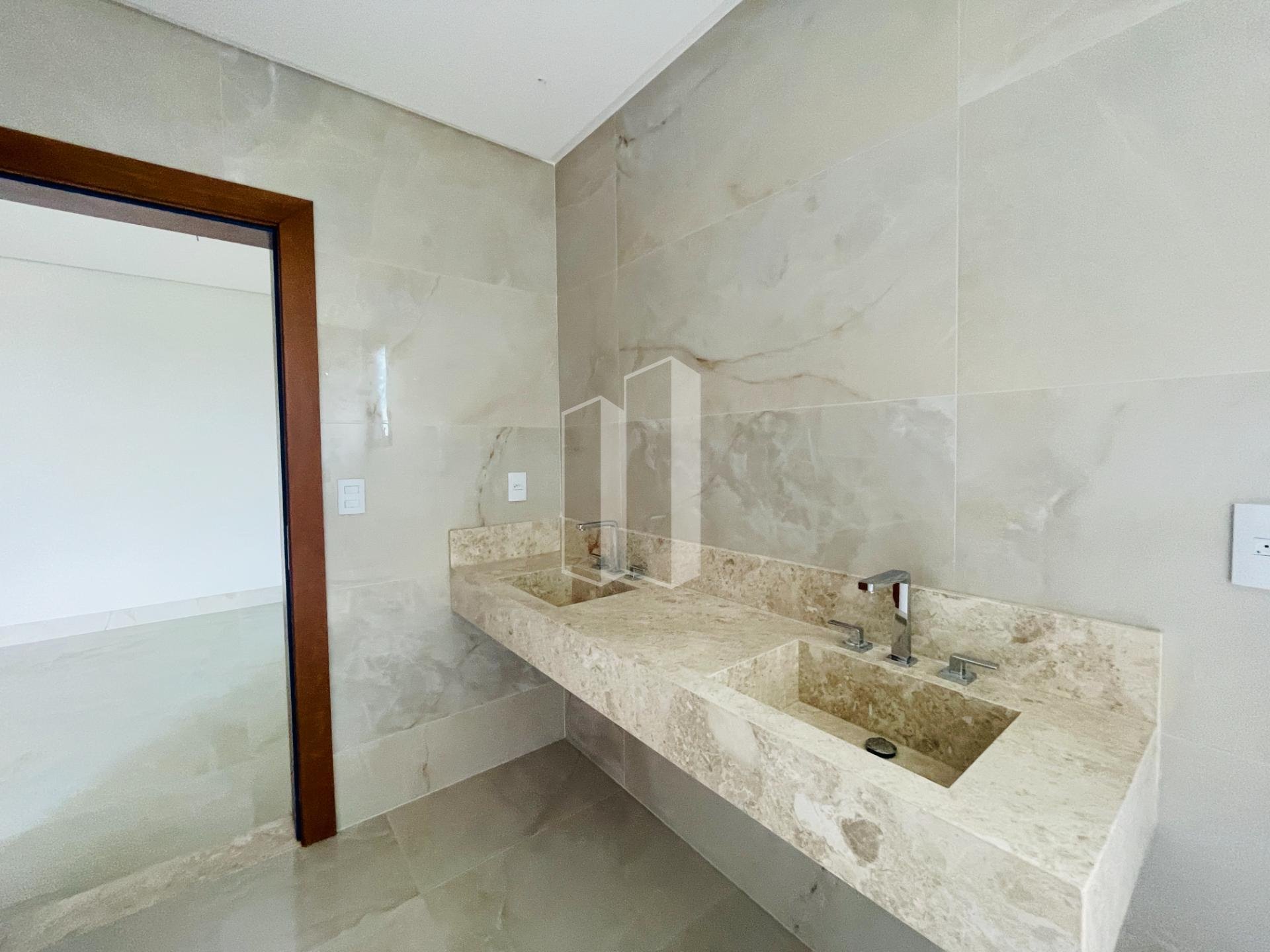 Casa à venda com 5 quartos, 5 suítes, 4 vagas e 380m² no Alphaville Flamboyant Residencial Araguaia, Goiânia (GO) — foto 22 de 24
