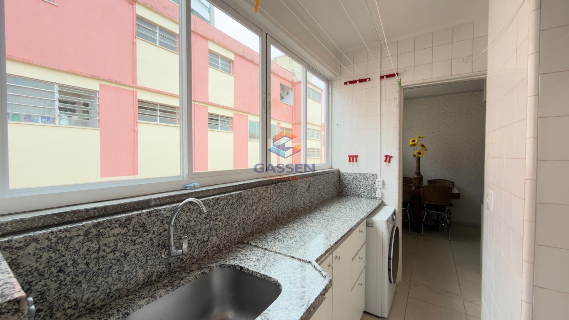 Área de serviço separada e mobiliada de apartamento em Santa Cruz do Sul