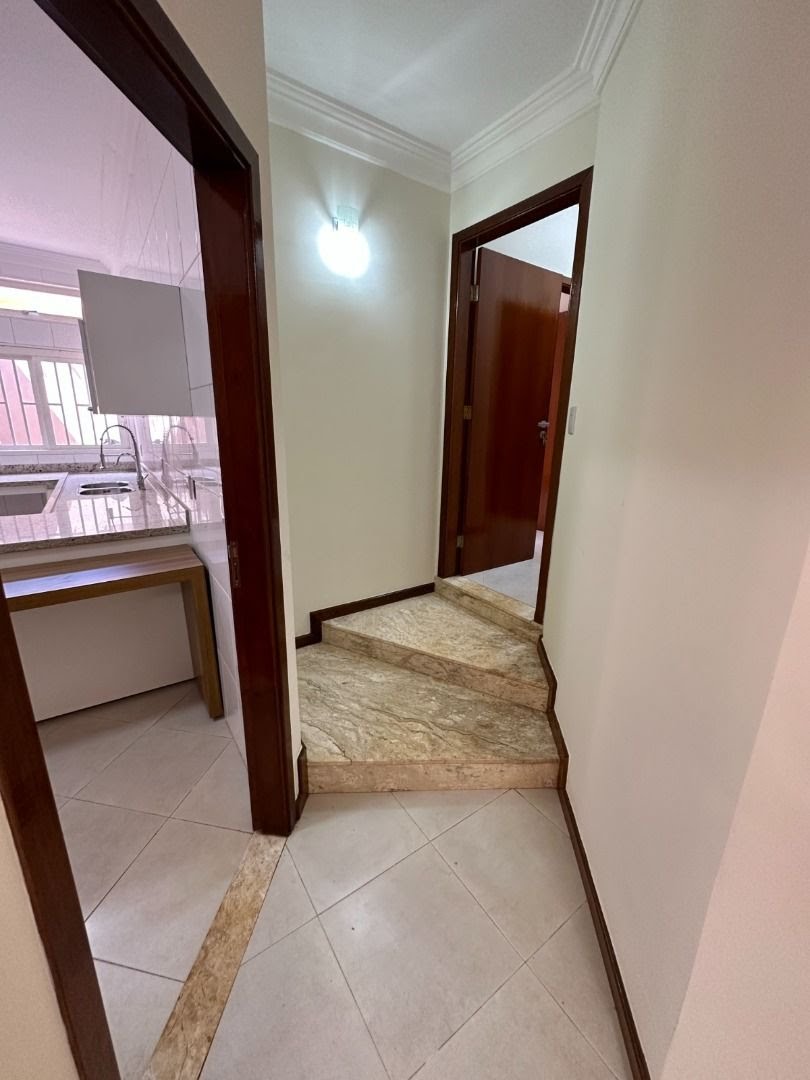 Casa à venda com 5 quartos, 3 suítes, 5 vagas e 324m² no Vila Tibério, Ribeirão Preto (SP) — foto 23 de 30